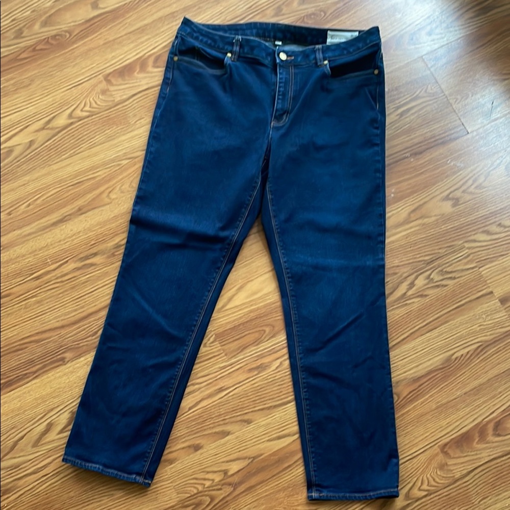 Two by Vince Camuto straight leg jeans. Size 32/14.